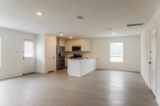 2084 Cedar Way Dr in Conroe, TX - Building Photo - Building Photo