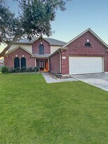 18707 Woodbreeze Dr in Humble, TX - Building Photo