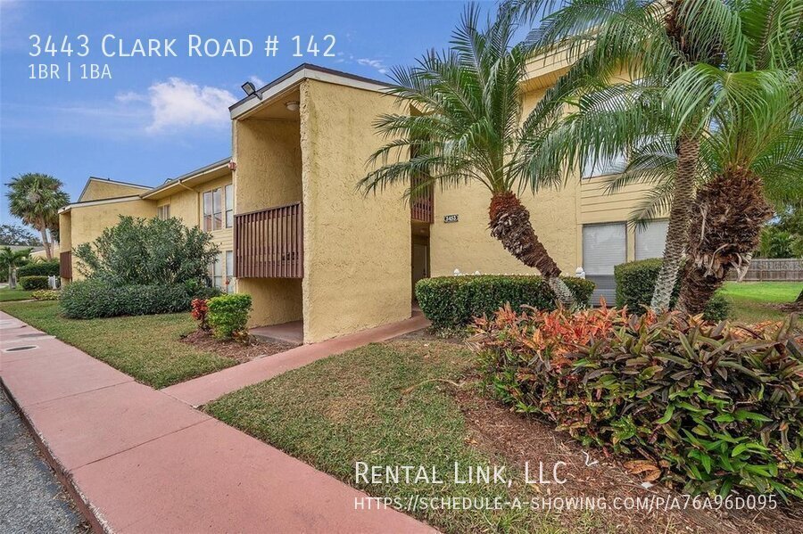 3443 Clark Rd in Sarasota, FL - Building Photo