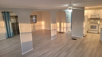 58 Jefferson Dr in Palmetto, FL - Building Photo - Building Photo