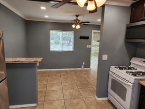 715 S Pine St in Escondido, CA - Building Photo - Building Photo