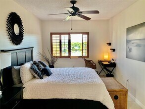 2105 Lavers Cir in Delray Beach, FL - Building Photo - Building Photo