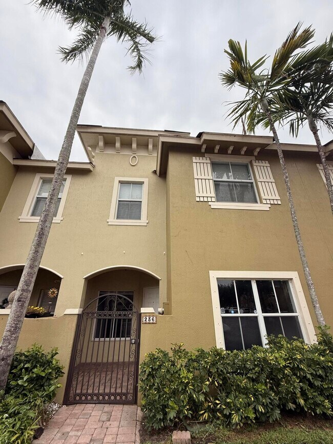 property at 236 Lake Monterey Cir