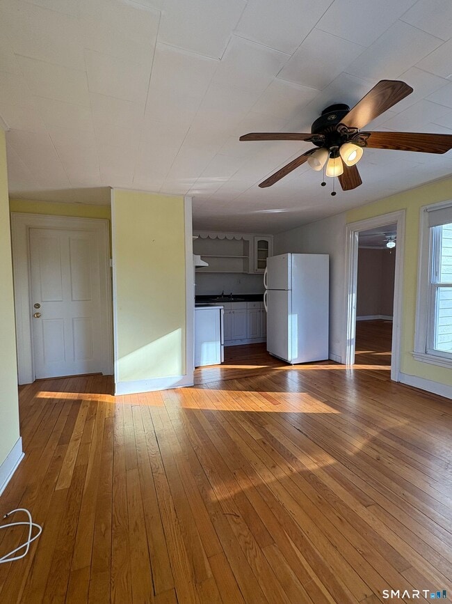 10 High St in Deep River, CT - Building Photo - Building Photo