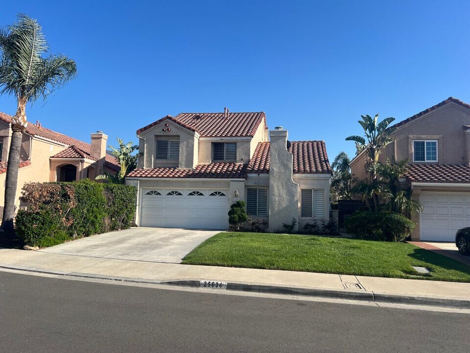 25634 Salerno Way in Yorba Linda, CA - Building Photo