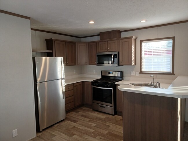 property at 211 Magnolia Pl