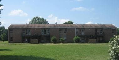 Delta Apartments in Greenwood, MS - Building Photo