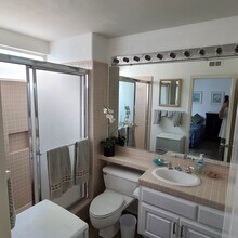 3715 Paseo Primario in Calabasas, CA - Foto de edificio - Building Photo