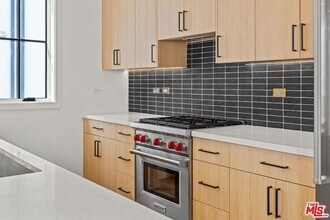 14535 Killion St in Los Angeles, CA - Building Photo - Building Photo