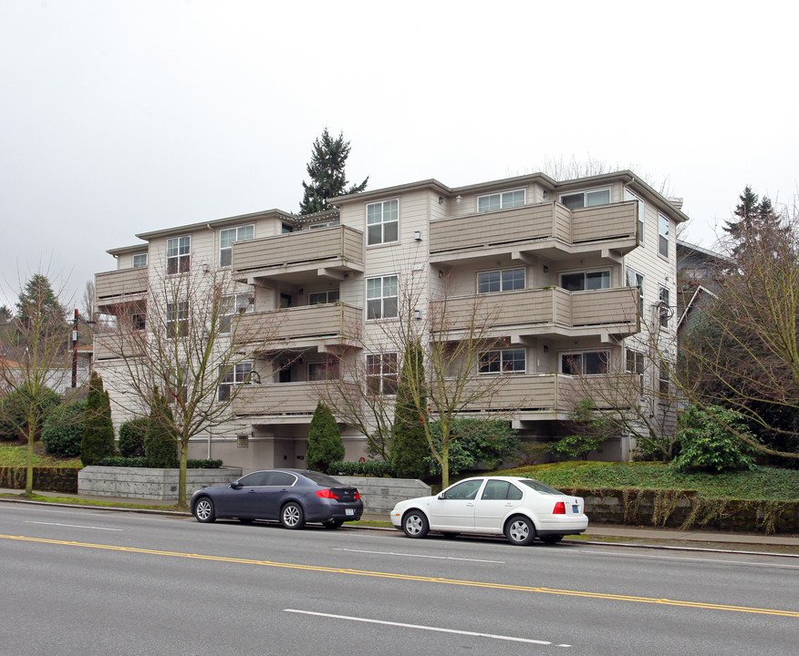 Nickerson Apartments in Seattle, WA - Foto de edificio