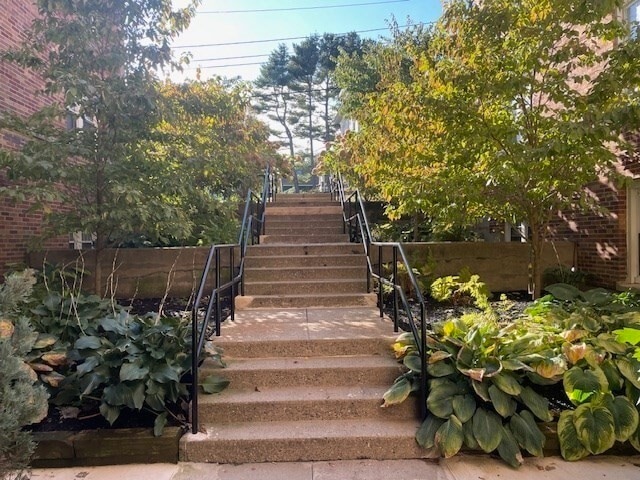 195 Thomas Burgin Pkwy in Quincy, MA - Building Photo - Building Photo