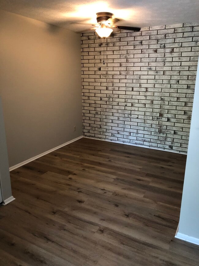property at 725 W Main St