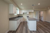 1820 Orchard Ave in Los Angeles, CA - Building Photo - Interior Photo