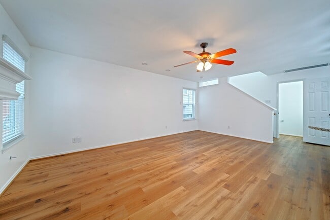 property at 123 N Villa Oaks Dr