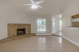 7409 Meadow Creek Dr in Fort Worth, TX - Building Photo - Building Photo