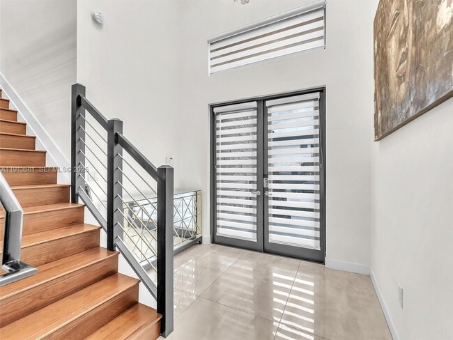 10250 NW 76th Terrace in Doral, FL - Building Photo - Building Photo