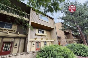 3000 Colorado Ave in Boulder, CO - Building Photo