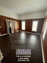 315 S Berrien St in Nashville, GA - Foto de edificio - Building Photo
