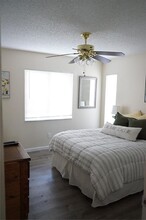2248 Greenwich Dr in Sun City Center, FL - Building Photo - Building Photo