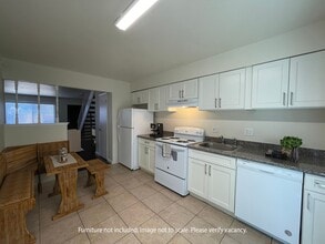 764 E Swain Road in Stockton, CA - Building Photo - Building Photo