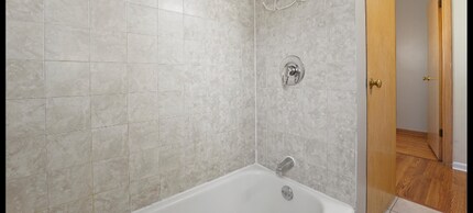 3803 S Lombard Ave in Cicero, IL - Foto de edificio - Building Photo