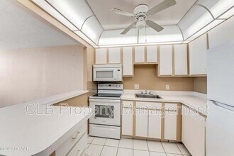 935 N Halifax Ave in Daytona Beach, FL - Building Photo - Building Photo