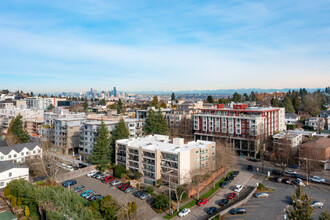 5025 California Ave SW in Seattle, WA - Building Photo - Building Photo