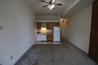 115 Calhoun St, Unit 2 in Cincinnati, OH - Foto de edificio - Building Photo