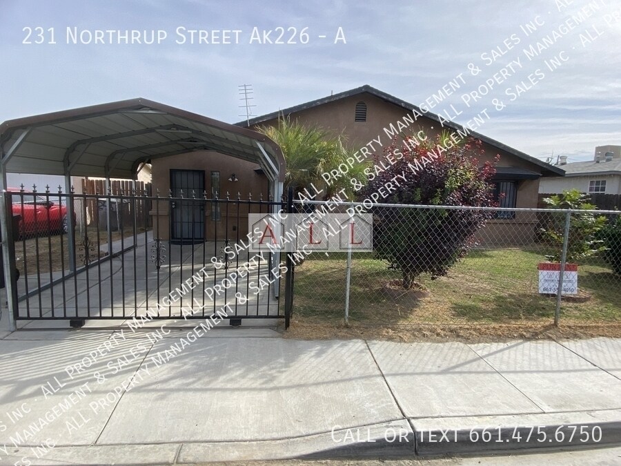231 Northrup St in Bakersfield, CA - Building Photo