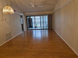 5745 Summerside Ln in Sarasota, FL - Building Photo