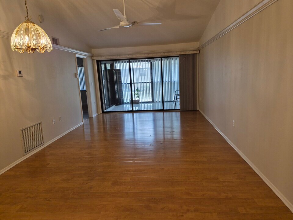 5745 Summerside Ln in Sarasota, FL - Building Photo