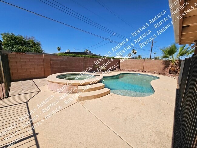 8340 E Vicksburg St in Tucson, AZ - Building Photo - Building Photo