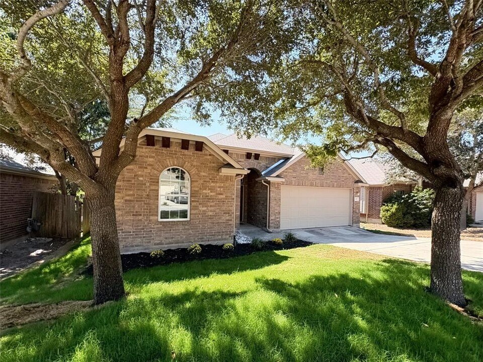 148 Razzmatazz Trail in Buda, TX - Building Photo