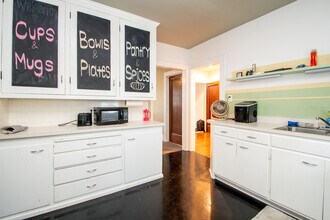 1411 W Barker Ave in Peoria, IL - Foto de edificio - Building Photo