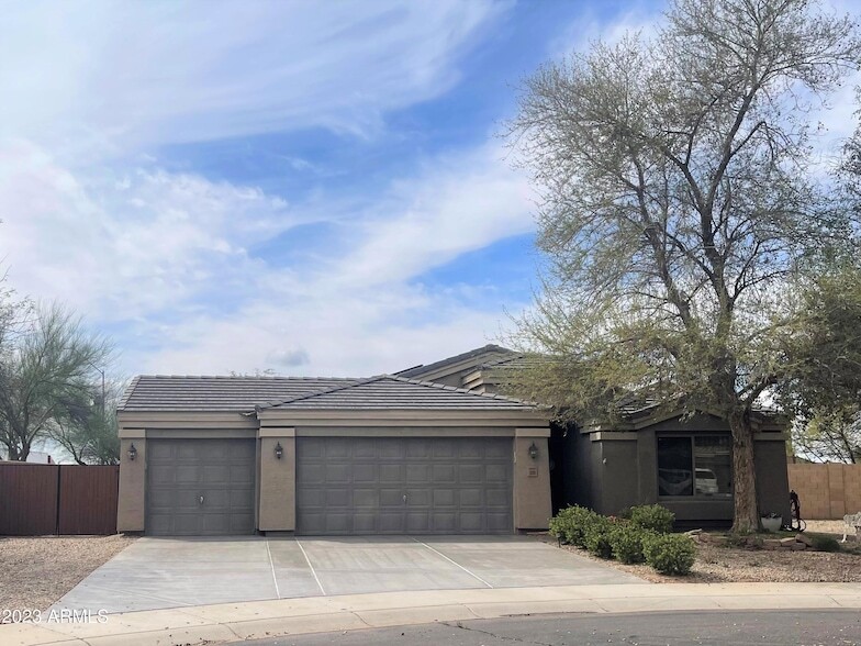 2009 N Pablo Ct, Unit 1B302 in Casa Grande, AZ - Building Photo