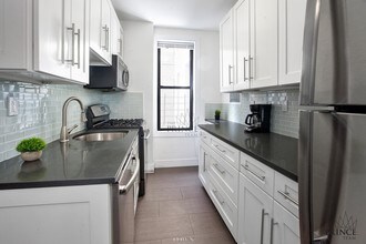 15 W 55th St-Unit -7-C in New York, NY - Building Photo - Building Photo