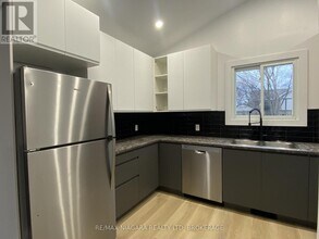 6159 Cadham St in Niagara Falls, ON - Building Photo - Building Photo