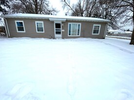 622 Murphy Dr in Romeoville, IL - Building Photo