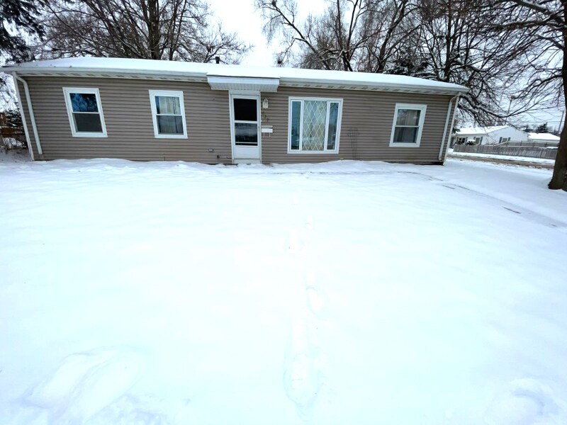 622 Murphy Dr in Romeoville, IL - Building Photo