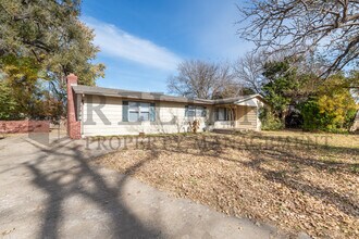 220 E 44th St S in Wichita, KS - Building Photo - Building Photo