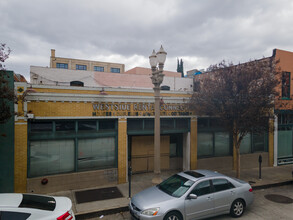130-140 N Fair Oaks Ave in Pasadena, CA - Foto de edificio - Other