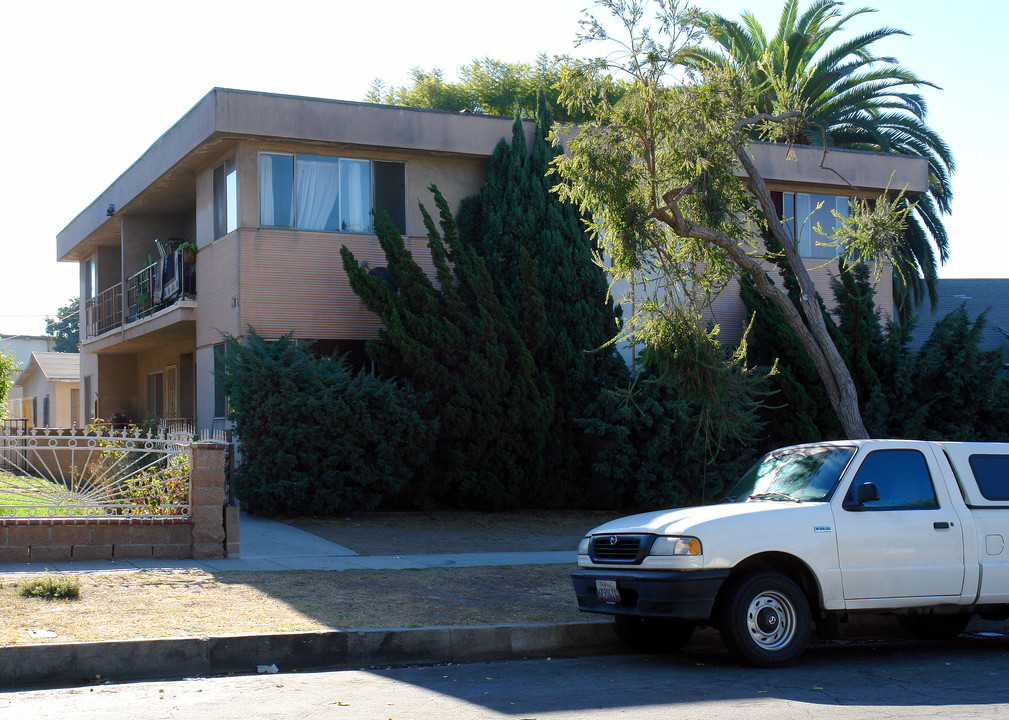 126 E Spruce Ave in Inglewood, CA - Foto de edificio