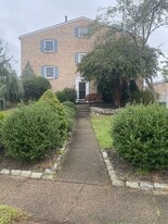 1424 Boxwood Dr in Gloucester Township, NJ - Building Photo