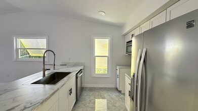 1672 Atlanta Plaza Dr in Sanibel, FL - Building Photo - Building Photo