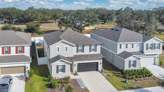 682 Heritage Square Dr in Haines City, FL - Building Photo