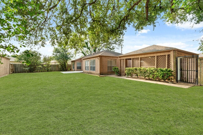 property at 7511 Marisol Dr