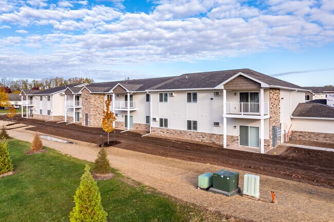 Lightning Drive Apartments in Appleton, WI - Building Photo - Building Photo