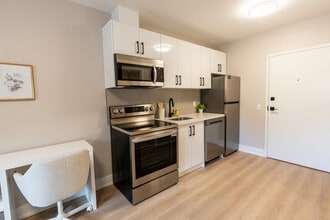 376 Richmond St in London, ON - Building Photo - Building Photo