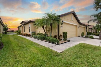 5446 Sunset Falls Dr in Apollo Beach, FL - Building Photo - Building Photo
