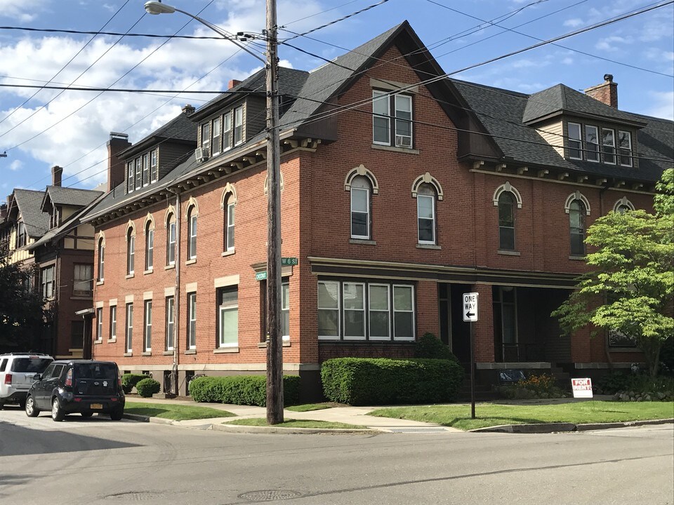 401 W 6th St, Unit Apt 2 in Erie, PA - Building Photo